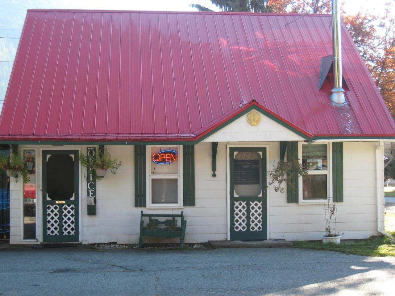 Reno Motel Salmo Exterior photo